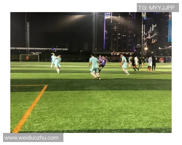 以足球巨星为主题的艺术画框油画点亮热血与激情的经典时刻